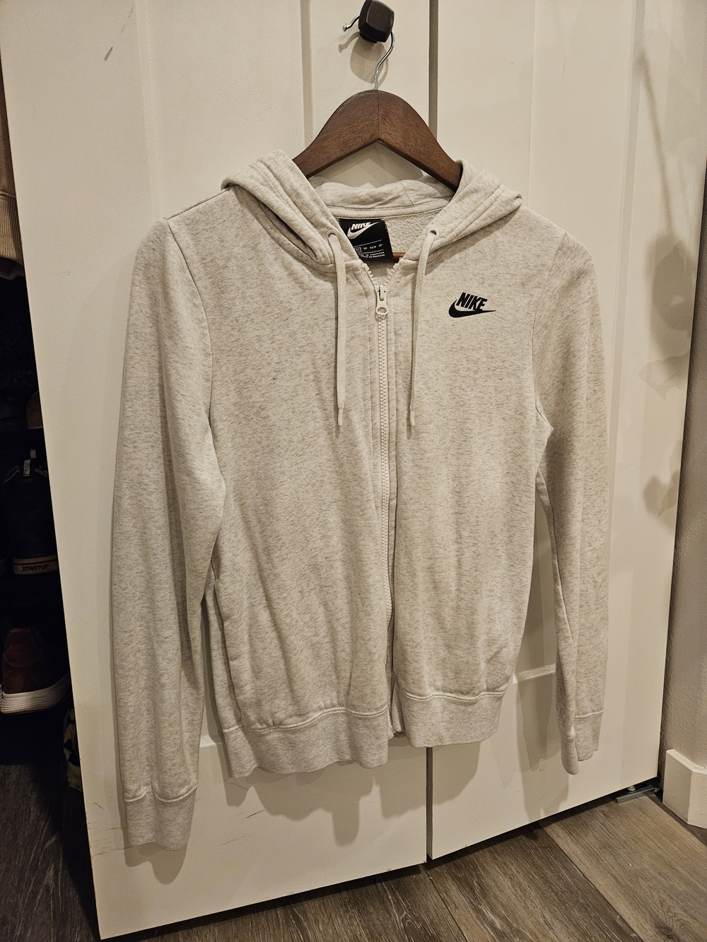 Nike Women’s Heather Light Gray Zip-Up Hoodie Jacket
